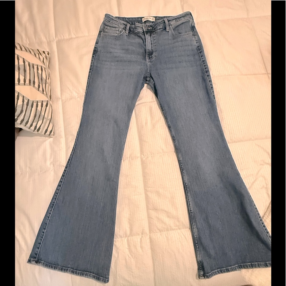 Abercrombie & Fitch the flare ultra high rise jeans medium wash